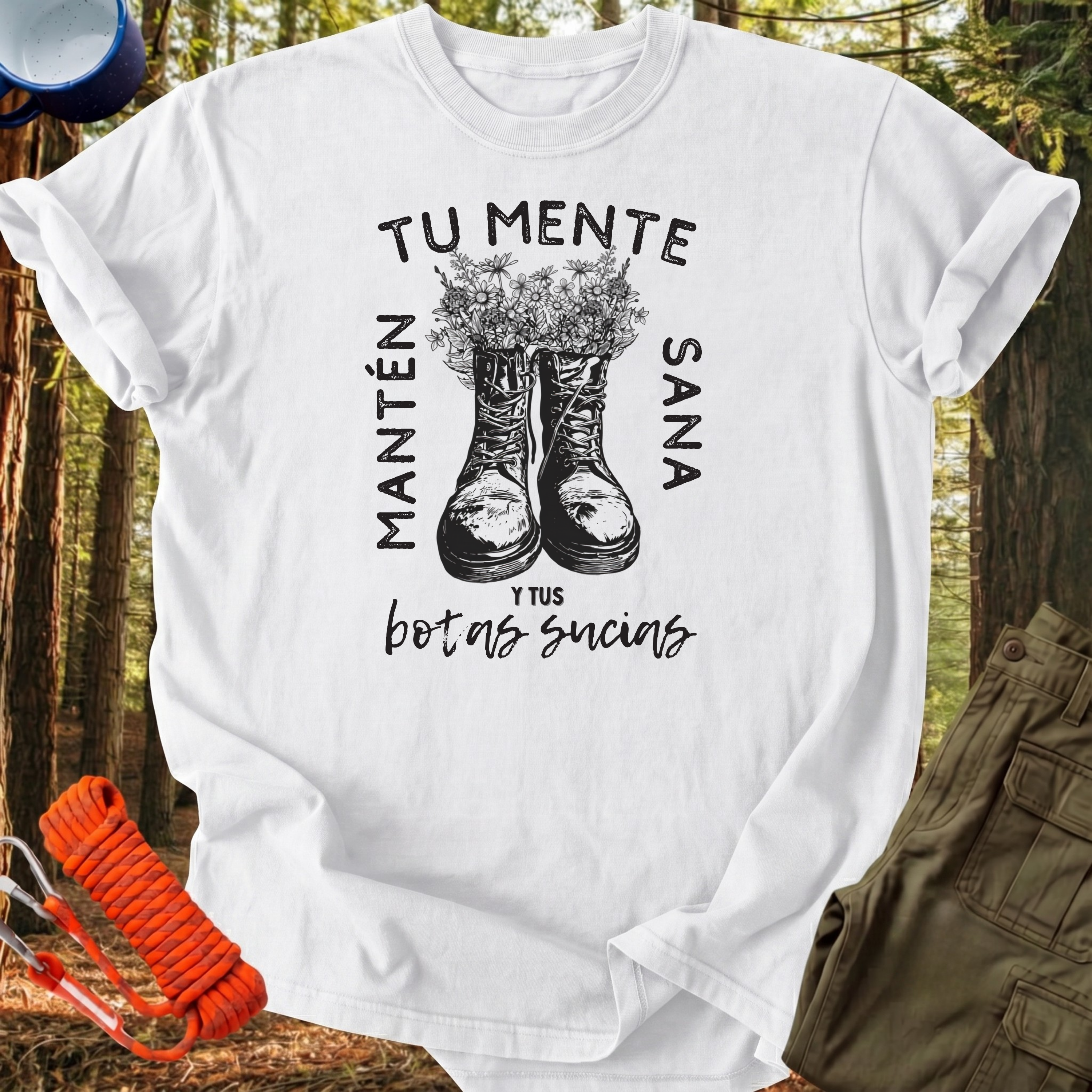 Camiseta Mente Santa, Botas Sucias
